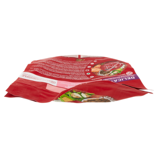 PURINA ONE Medium / Maxi Delicate Ricco in Salmone e Riso 2,5 kg