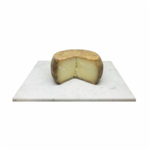 Formaggio Pecorino Carmasciano
